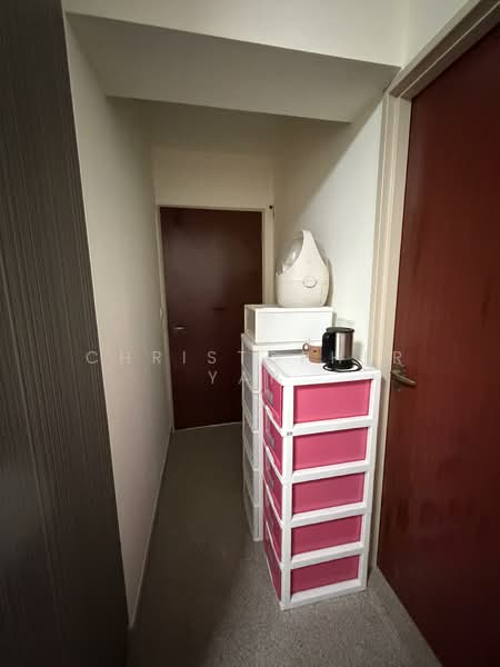 18D Holland Drive, 18D Holland Drive, 3 Bedrooms, 990 sqft, HDB Flat For Sale, by Christopher Yap, 500146395 - Corridor - PropertyGuru.com.sg