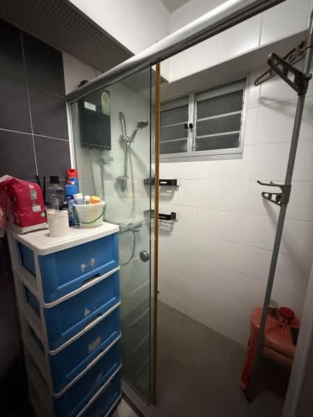 18D Holland Drive, 18D Holland Drive, 3 Bedrooms, 990 sqft, HDB Flat For Sale, by Christopher Yap, 500146395 - Bathroom - PropertyGuru.com.sg