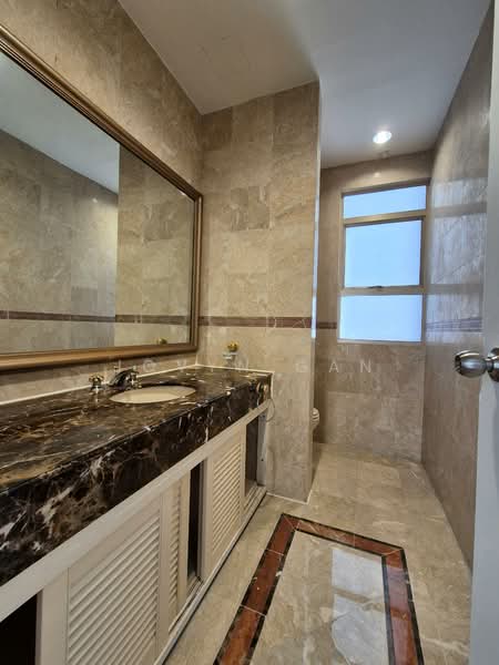Leonie Condotel, 2 Leonie Hill Road, 4 Bedrooms, 2,568 sqft, Condominium For Rent, by Jovyn Gan, 500146415 - Bathroom - PropertyGuru.com.sg