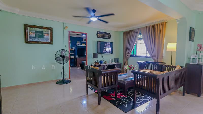 667 Choa Chu Kang Crescent, 667 Choa Chu Kang Crescent, 3 Bedrooms, 1,109 sqft, HDB Flat For Sale, by Nadiyah Kamsani, 500146416 - Living Room - PropertyGuru.com.sg