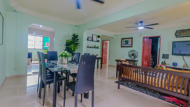 667 Choa Chu Kang Crescent, 667 Choa Chu Kang Crescent, 3 Bedrooms, 1,109 sqft, HDB Flat For Sale, by Nadiyah Kamsani, 500146416 - Living Room - PropertyGuru.com.sg