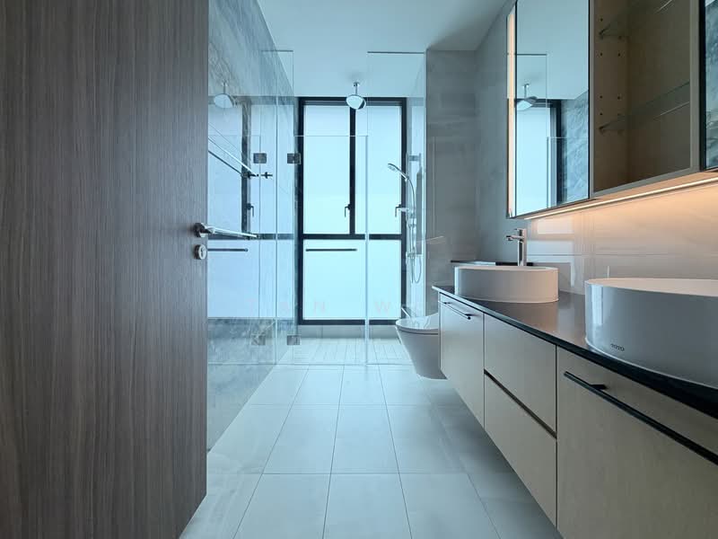 Belgravia Ace, 100 Belgravia Drive, 5 Bedrooms, 4,058 sqft, Semi-Detached House For Sale, by Tan Wei, 500146421 - Master Bathroom - PropertyGuru.com.sg