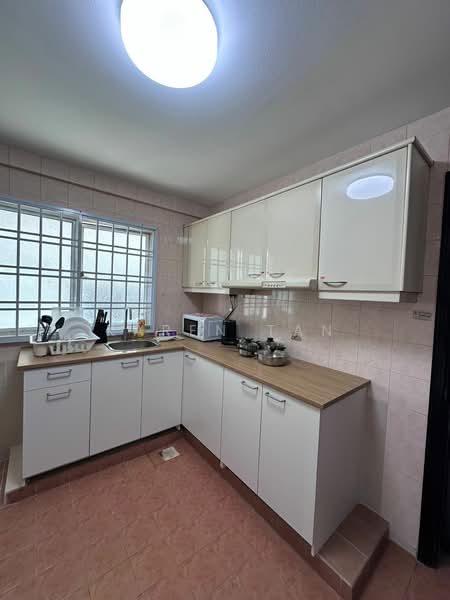 Opera Estate, Jalan Bangsawan, Room Rental, 200 sqft, Terraced House For Rent, by Karen Tan, 500146432 - Kitchen - PropertyGuru.com.sg