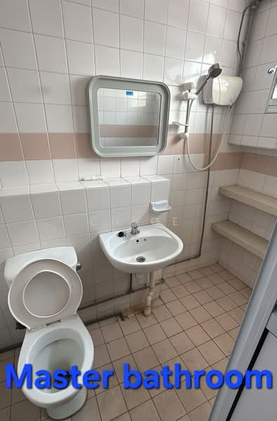 856 Jurong West Street 81, 856 Jurong West Street 81, Room Rental, 200 sqft, HDB Flat For Rent, by Chloe Low, 500146434 - Bathroom - PropertyGuru.com.sg