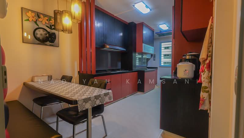 428 Pasir Ris Drive 6, 428 Pasir Ris Drive 6, 3 Bedrooms, 1,023 sqft, HDB Flat For Sale, by Nadiyah Kamsani, 500146439 - Kitchen - PropertyGuru.com.sg