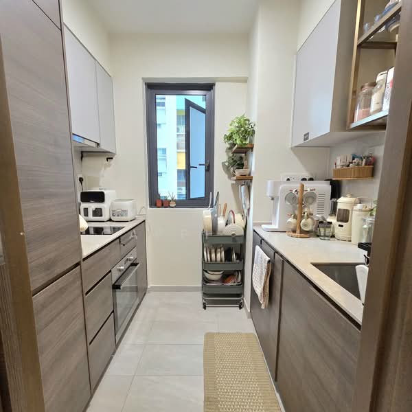 The Florence Residences, 87 Hougang Avenue 2, 2 Bedrooms, 721 sqft, Condominium For Sale, by Cappi Lim, 500146441 - Kitchen - PropertyGuru.com.sg