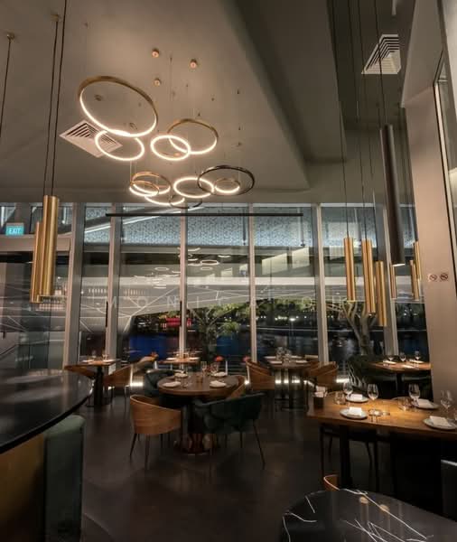 Six Battery Road Building, 6 Battery Road, 2,497 sqft, Food & Beverage For Rent, by Monica Oh, 500146443 - Dining Room - CommercialGuru.com.sg