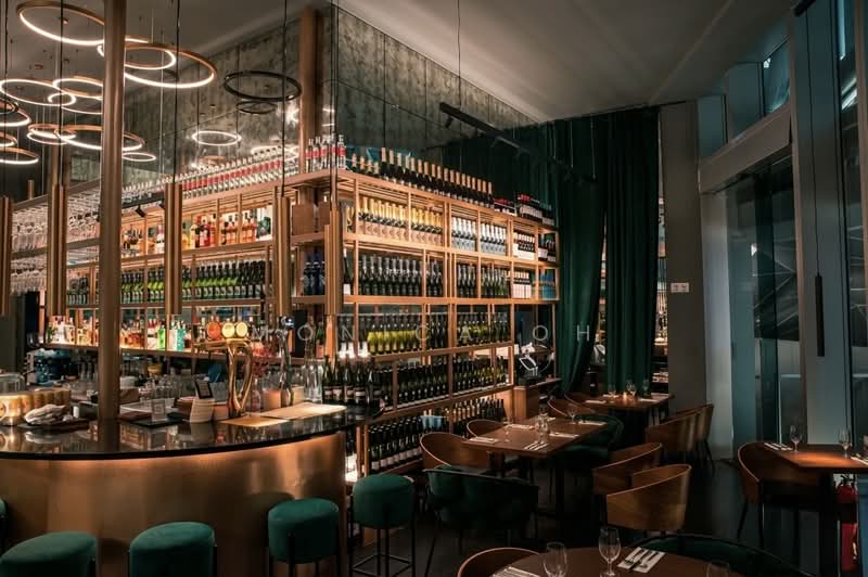 Six Battery Road Building, 6 Battery Road, 2,497 sqft, Food & Beverage For Rent, by Monica Oh, 500146443 - Interior - CommercialGuru.com.sg