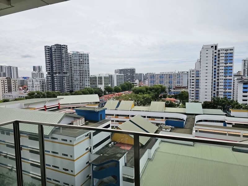 Eight Riversuites, 6 Whampoa East, 1 Bedroom, 441 sqft, Condominium For Rent, by Kevin Tan Yong Sheng, 500146450 - Balcony - PropertyGuru.com.sg