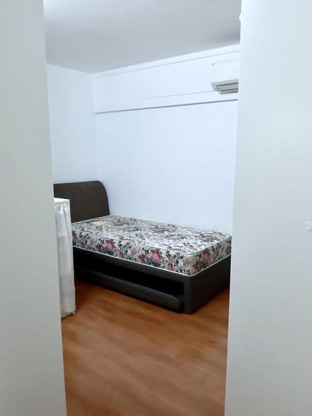 354 Clementi Avenue 2, 354 Clementi Avenue 2, 3 Bedrooms, 701 sqft, HDB Flat For Rent, by Lynn Xia, 500146463 - Bedroom - PropertyGuru.com.sg