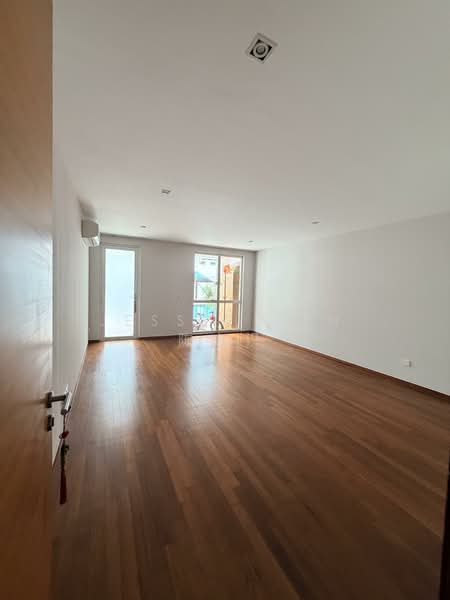 Gallop Green, 15 Woollerton Park, 4 Bedrooms, 4,402 sqft, Condominium For Rent, by Jessie Tan 陈杰识, 500146467 - Interior - PropertyGuru.com.sg