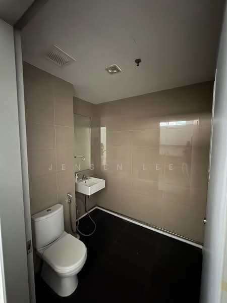HH @ Kallang, 55 Kallang Pudding Road, Macpherson / Potong Pasir, 1,808 sqft, Light Industrial (B1) For Rent, by Jensen Lee, 500146470 - Bathroom - CommercialGuru.com.sg