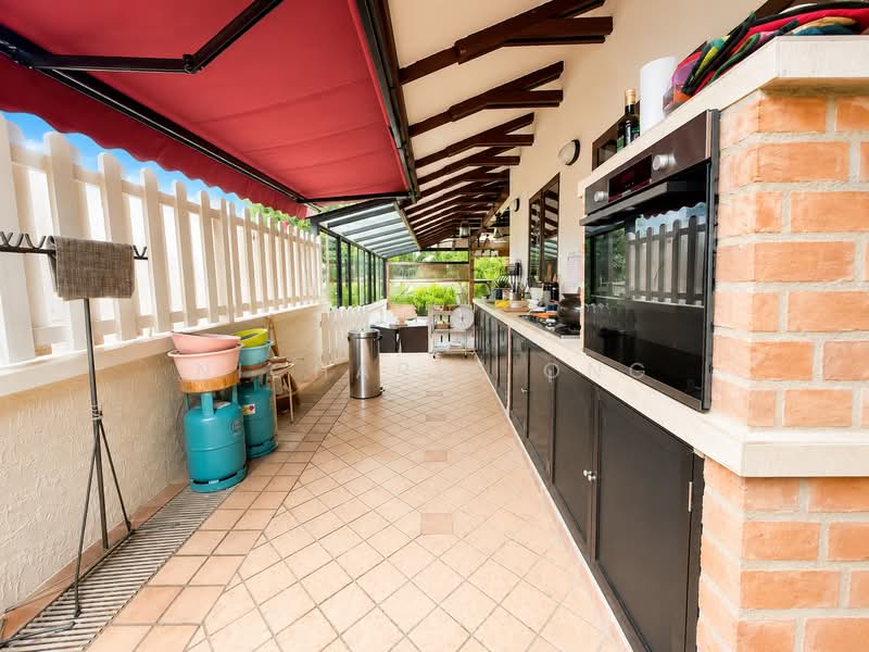 Brighton Crescent / Serangoon Crescent / Marlene Ave, Brighton Crescent / Serangoon Crescent / Marlene Ave, 5 Bedrooms, 3,000 sqft, Semi-Detached House For Sale, by Nicharee Ong, 500146473 - Kitchen - PropertyGuru.com.sg
