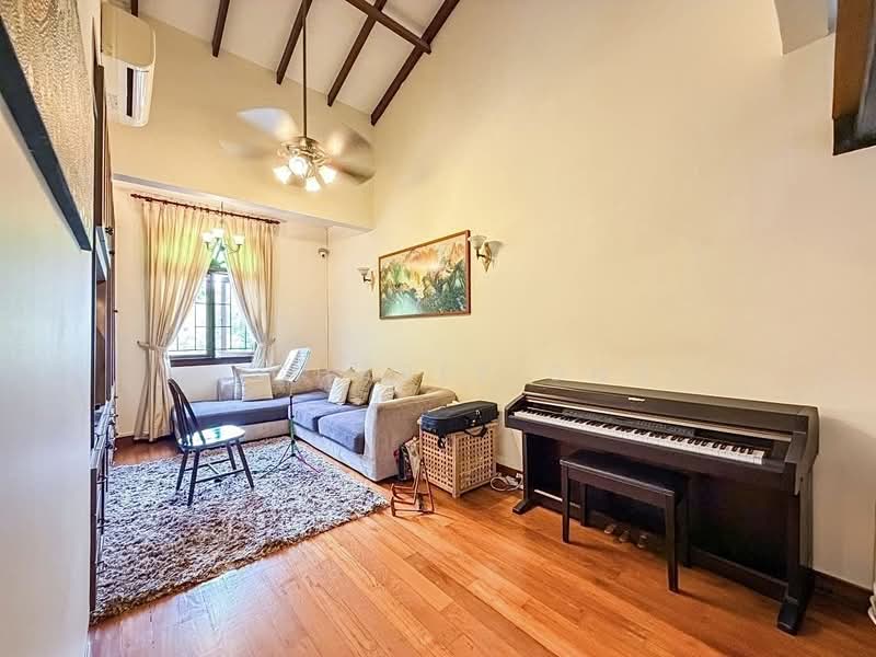 Brighton Crescent / Serangoon Crescent / Marlene Ave, Brighton Crescent / Serangoon Crescent / Marlene Ave, 5 Bedrooms, 3,000 sqft, Semi-Detached House For Sale, by Nicharee Ong, 500146473 - Living Room - PropertyGuru.com.sg