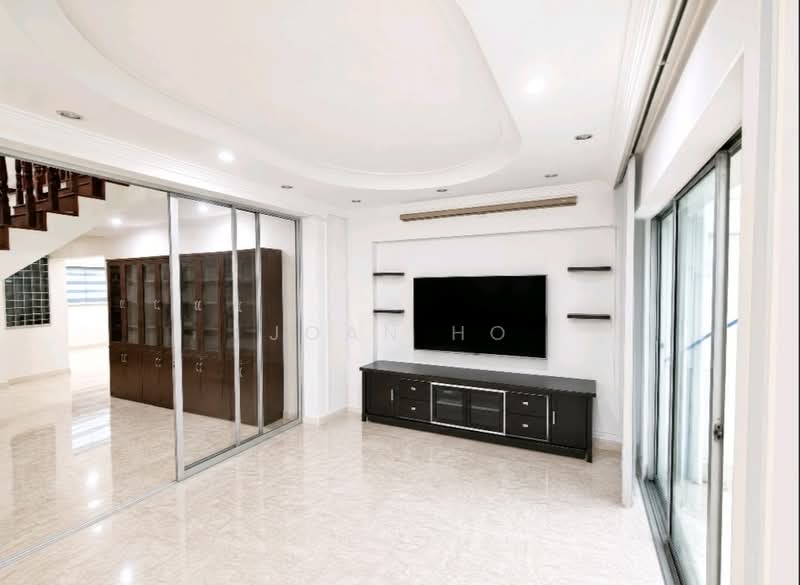 717 Bedok Reservoir Road, 717 Bedok Reservoir Road, 3 Bedrooms, 1,507 sqft, HDB Flat For Sale, by Joan Ho, 500146476 - Living Room - PropertyGuru.com.sg