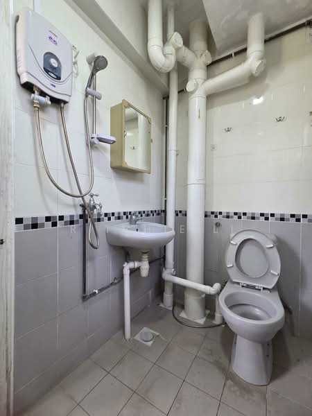 59 Chai Chee Road, 59 Chai Chee Road, 3 Bedrooms, 1,130 sqft, HDB Flat For Sale, by Ritchie Li, 500146480 - Bathroom - PropertyGuru.com.sg