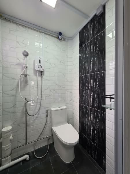 412 Woodlands Street 41, 412 Woodlands Street 41, 1 Bedroom, 30 sqft, HDB Flat For Rent, by Hasnul Bashri, 500146486 - Bathroom - PropertyGuru.com.sg