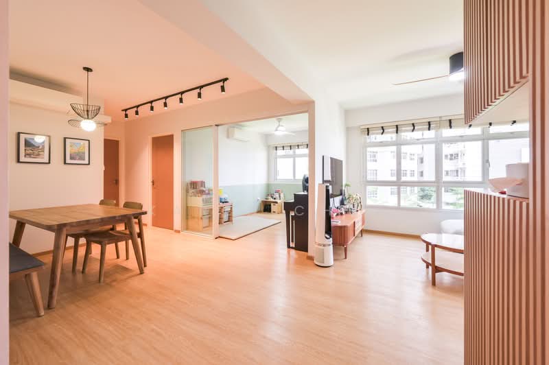 154A Bedok South Road, 154A Bedok South Road, 3 Bedrooms, 1,001 sqft, HDB Flat For Sale, by Karen Chua, 500146520 - Living Room - PropertyGuru.com.sg