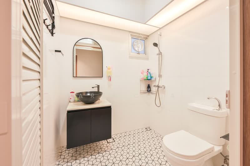 154A Bedok South Road, 154A Bedok South Road, 3 Bedrooms, 1,001 sqft, HDB Flat For Sale, by Karen Chua, 500146520 - Bathroom - PropertyGuru.com.sg