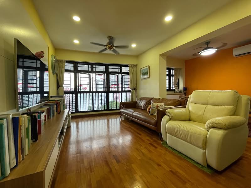 26B Jalan Membina, 26B Jalan Membina, 3 Bedrooms, 915 sqft, HDB Flat For Sale, by Jolin Lee, 500146545 - Living Room - PropertyGuru.com.sg