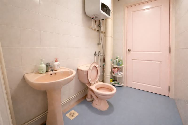 287B Jurong East Street 21, 287B Jurong East Street 21, Room Rental, 150 sqft, HDB Flat For Rent, by Yvonne Lau Jun Li, 500146551 - Bathroom - PropertyGuru.com.sg