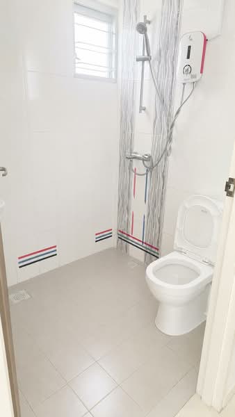 93B Telok Blangah Street 31, 93B Telok Blangah Street 31, 2 Bedrooms, 732 sqft, HDB Flat For Sale, by Kim Wah Ng, 500146552 - Bathroom - PropertyGuru.com.sg