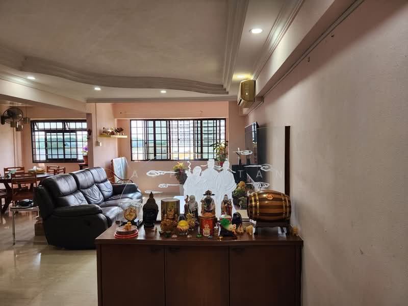 471 Choa Chu Kang Avenue 3, 471 Choa Chu Kang Avenue 3, 3 Bedrooms, 1,302 sqft, HDB Flat For Sale, by Jaspel Tan, 500146554 - Living Room - PropertyGuru.com.sg