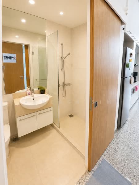 The Central, 6 Eu Tong Sen Street, 635 sqft, Office For Rent, by Vanessa Sim, 500146559 - Bathroom - CommercialGuru.com.sg