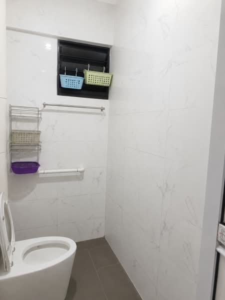 301 Ubi Avenue 1, 301 Ubi Avenue 1, 2 Bedrooms, 678 sqft, HDB Flat For Sale, by Eddie Tan, 500146560 - Bathroom - PropertyGuru.com.sg