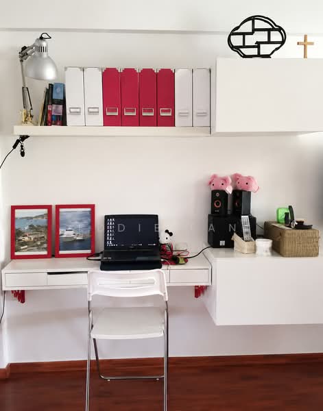 301 Ubi Avenue 1, 301 Ubi Avenue 1, 2 Bedrooms, 678 sqft, HDB Flat For Sale, by Eddie Tan, 500146560 - Living Room - PropertyGuru.com.sg