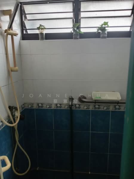 187 Boon Lay Avenue, 187 Boon Lay Avenue, Room Rental, 150 sqft, HDB Flat For Rent, by Joanne Chua 蔡蕙励, 500146562 - Bathroom - PropertyGuru.com.sg