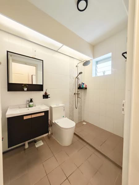 186A Fengshan GreenVille, 186A Bedok North Street 4, 3 Bedrooms, 1,001 sqft, HDB Flat For Sale, by Ashley Chai 蔡忝玲, 500146575 - Bathroom - PropertyGuru.com.sg