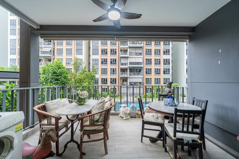 The Brownstone, 160 Canberra Drive, 4 Bedrooms, 1,109 sqft, Executive Condominium For Sale, by Tan Kwan Yick, 500146587 - Balcony - PropertyGuru.com.sg