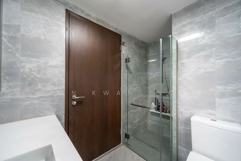 The Brownstone, 160 Canberra Drive, 4 Bedrooms, 1,109 sqft, Executive Condominium For Sale, by Tan Kwan Yick, 500146587 - Bathroom - PropertyGuru.com.sg