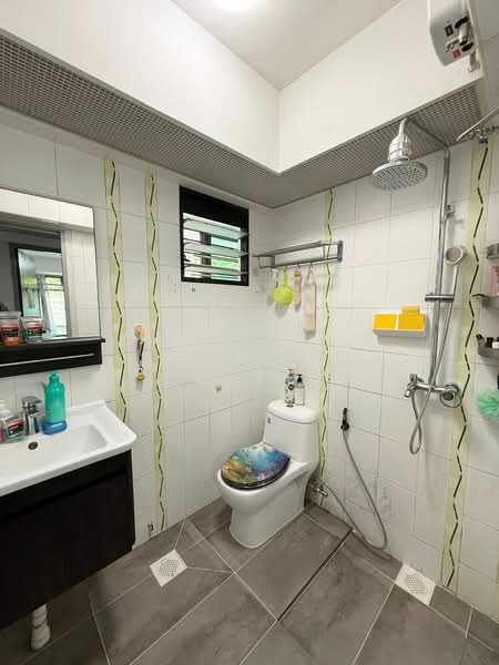 438B Sengkang West Avenue, 438B Sengkang West Avenue, 3 Bedrooms, 1,011 sqft, HDB Flat For Sale, by Rusydi Yusoff, 500146596 - Bathroom - PropertyGuru.com.sg