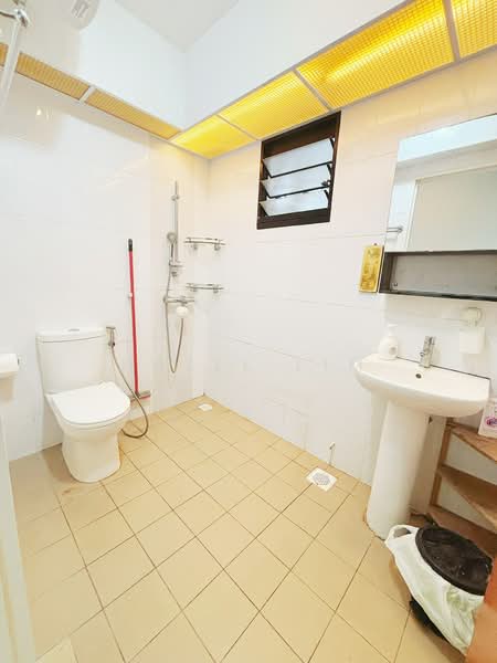 120A Punggol Edge, 120A Edgedale Plains, 3 Bedrooms, 1,206 sqft, HDB Flat For Rent, by Hazel Lim, 500146599 - Bathroom - PropertyGuru.com.sg