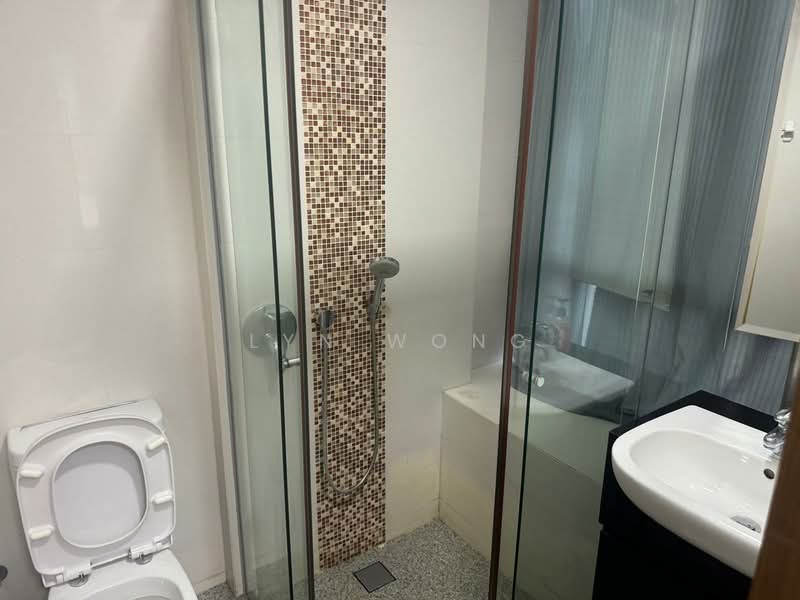 Cosmo, 18 Guillemard Crescent, 1 Bedroom, 420 sqft, Condominium For Rent, by Lyn Wong, 500146617 - Bathroom - PropertyGuru.com.sg