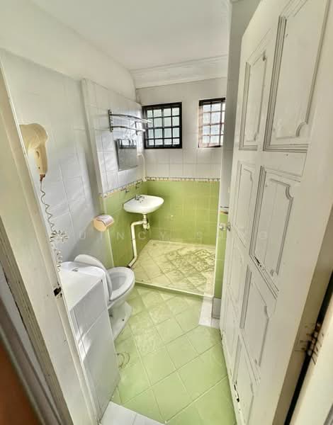 150 Joo Chiat Terrace, , Room Rental, 200 sqft, Terraced House For Rent, by Quincy Sung, 500146618 - Bathroom - PropertyGuru.com.sg