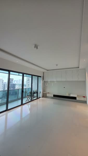 Soleil @ Sinaran, 6 Sinaran Drive, 4 Bedrooms, 1,722 sqft, Condominium For Sale, by James Chui, 500146646 - Living Room - PropertyGuru.com.sg