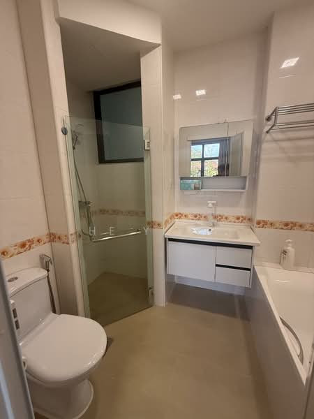 Eastpoint Green, 1 Simei Street 3, 2 Bedrooms, 904 sqft, Condominium For Rent, by He Yifei, 500146647 - Master Bathroom - PropertyGuru.com.sg