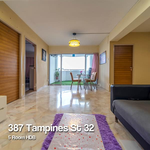 387 Tampines Street 32, 387 Tampines Street 32, 4 Bedrooms, 1,356 sqft, HDB Flat For Sale, by Jason Low, 500146649 - Living Room - PropertyGuru.com.sg