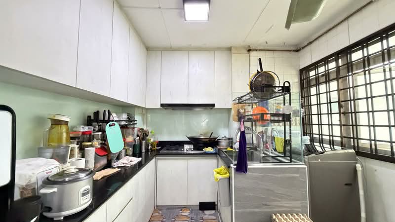 402 Choa Chu Kang Avenue 3, 402 Choa Chu Kang Avenue 3, 3 Bedrooms, 1,206 sqft, HDB Flat For Sale, by Patrick Chee, 500146654 - Kitchen - PropertyGuru.com.sg