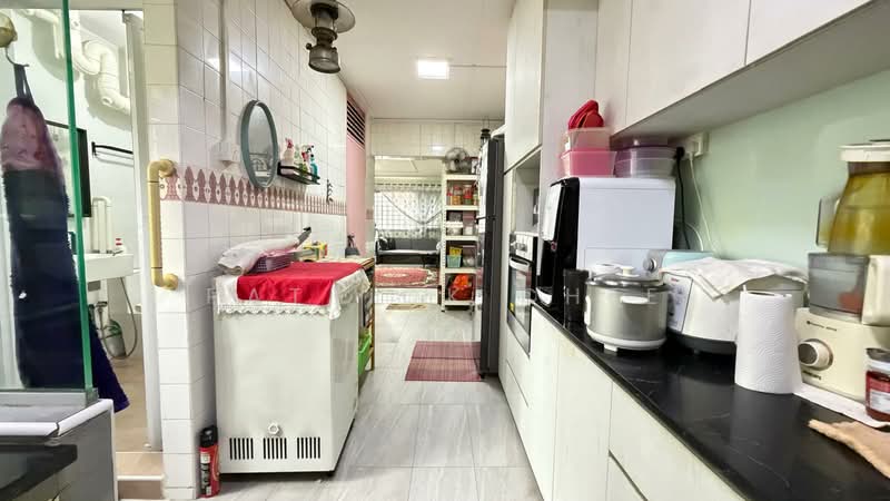 402 Choa Chu Kang Avenue 3, 402 Choa Chu Kang Avenue 3, 3 Bedrooms, 1,206 sqft, HDB Flat For Sale, by Patrick Chee, 500146654 - Kitchen - PropertyGuru.com.sg