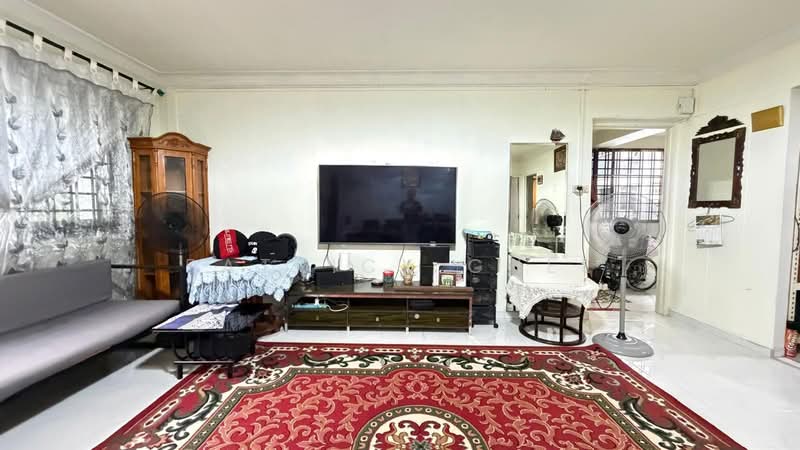 402 Choa Chu Kang Avenue 3, 402 Choa Chu Kang Avenue 3, 3 Bedrooms, 1,206 sqft, HDB Flat For Sale, by Patrick Chee, 500146654 - Living Room - PropertyGuru.com.sg