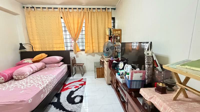 402 Choa Chu Kang Avenue 3, 402 Choa Chu Kang Avenue 3, 3 Bedrooms, 1,206 sqft, HDB Flat For Sale, by Patrick Chee, 500146654 - Bedroom - PropertyGuru.com.sg