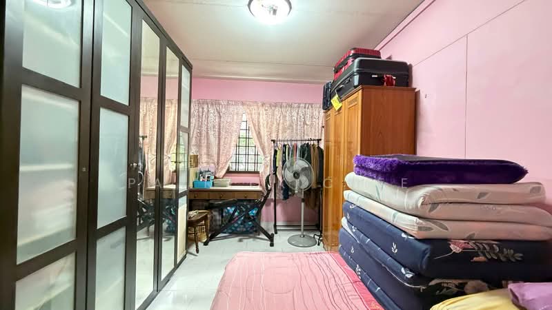 402 Choa Chu Kang Avenue 3, 402 Choa Chu Kang Avenue 3, 3 Bedrooms, 1,206 sqft, HDB Flat For Sale, by Patrick Chee, 500146654 - Bedroom - PropertyGuru.com.sg