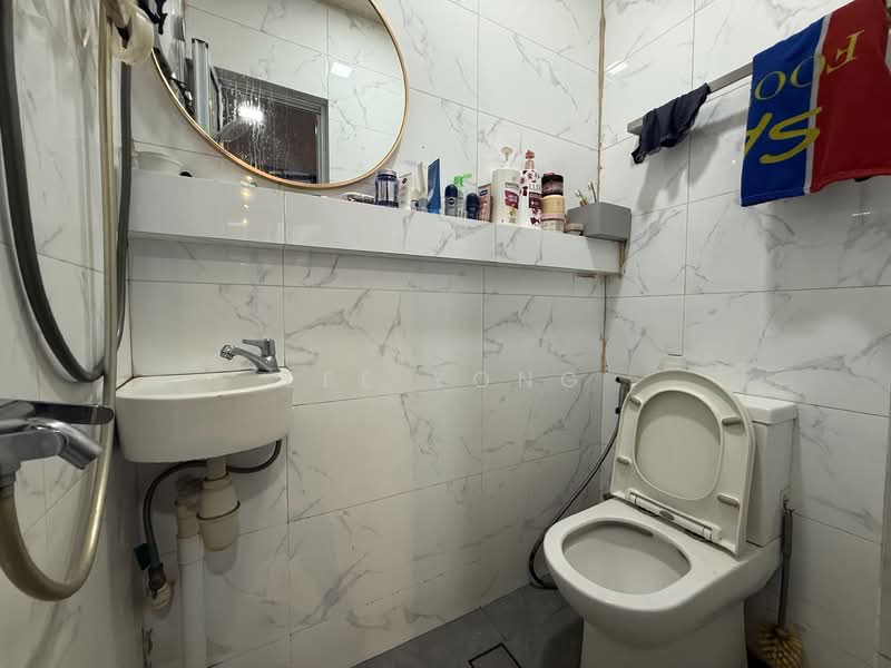 D16 landed, Semi-detached, Sunbird Park, Walk to upper Changi mrt, Sunbird road , sunbird Avenue, 5 Bedrooms, 2,700 sqft, Semi-Detached House For Sale, by Lee Yong, 500146655 - Bathroom - PropertyGuru.com.sg