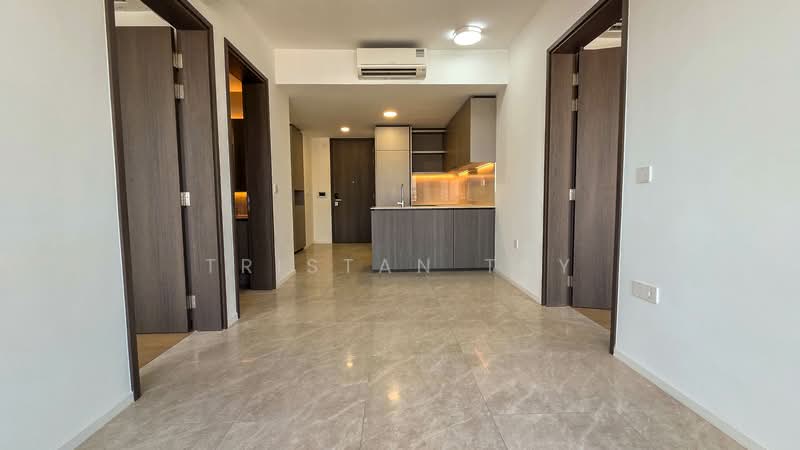 Piccadilly Grand, Northumberland Road, 2 Bedrooms, 710 sqft, Condominium For Sale, by Tristan Tay, 500146660 - Living and dining - PropertyGuru.com.sg
