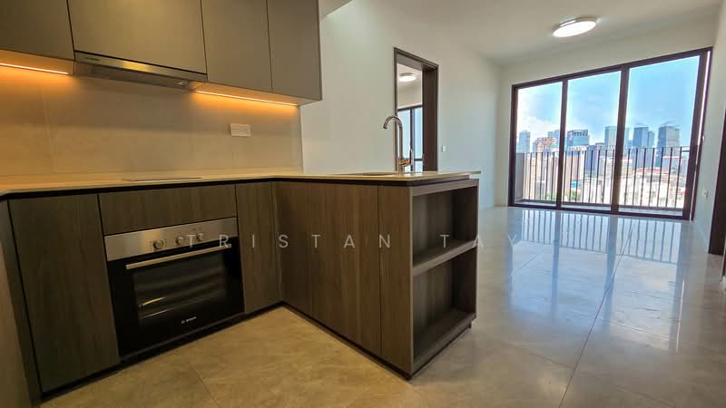 Piccadilly Grand, Northumberland Road, 2 Bedrooms, 710 sqft, Condominium For Sale, by Tristan Tay, 500146660 - Kitchen - PropertyGuru.com.sg