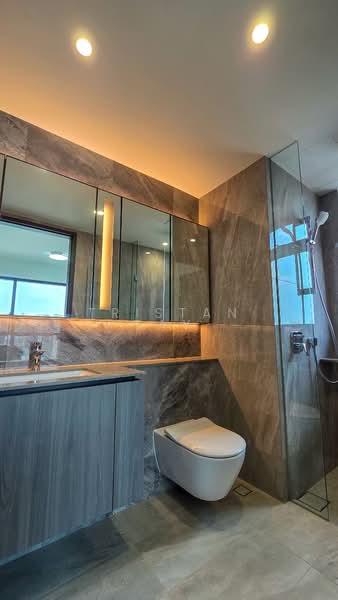 Piccadilly Grand, Northumberland Road, 2 Bedrooms, 710 sqft, Condominium For Sale, by Tristan Tay, 500146660 - Bathroom - PropertyGuru.com.sg